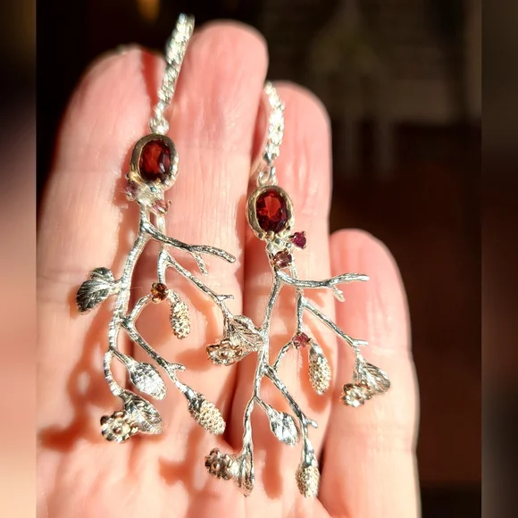 Gorgeous deep red Garnets & little red Tourmaline pinecone branch earrings - Picture 3 of 7